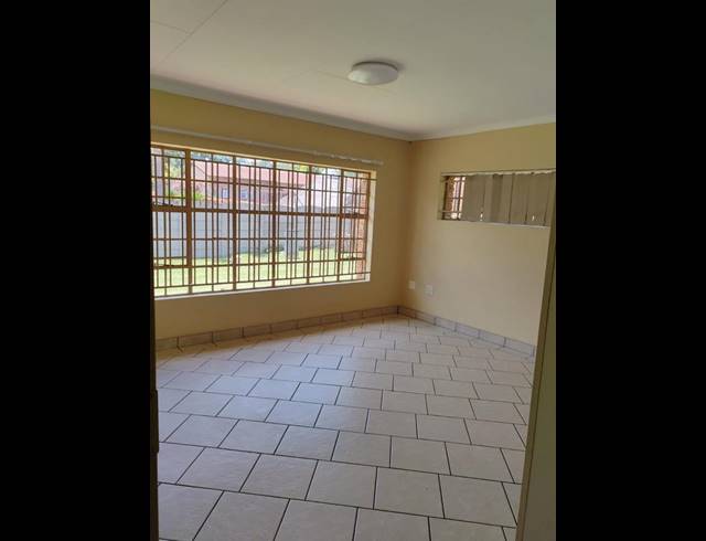 3 BEDROOM PROPERTY TO RENT IN BEYERS PARK